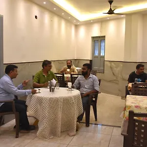 Hotel R B International Varanasi