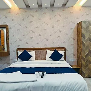 Hotel The Pushpraj Varanasi